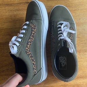 Women’s Size 9 Vans